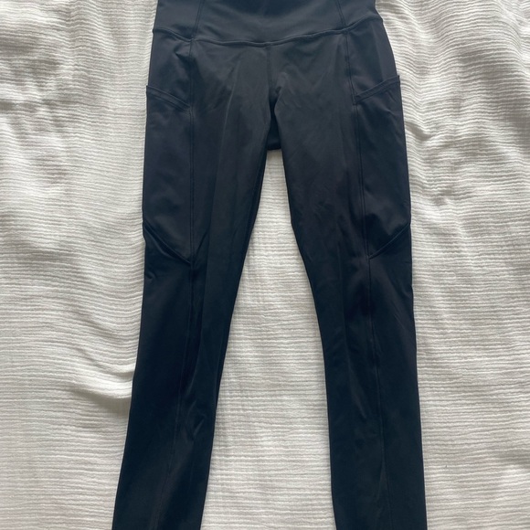 Lululemon fast and free leggings 25” with pockets - Picture 3 of 3